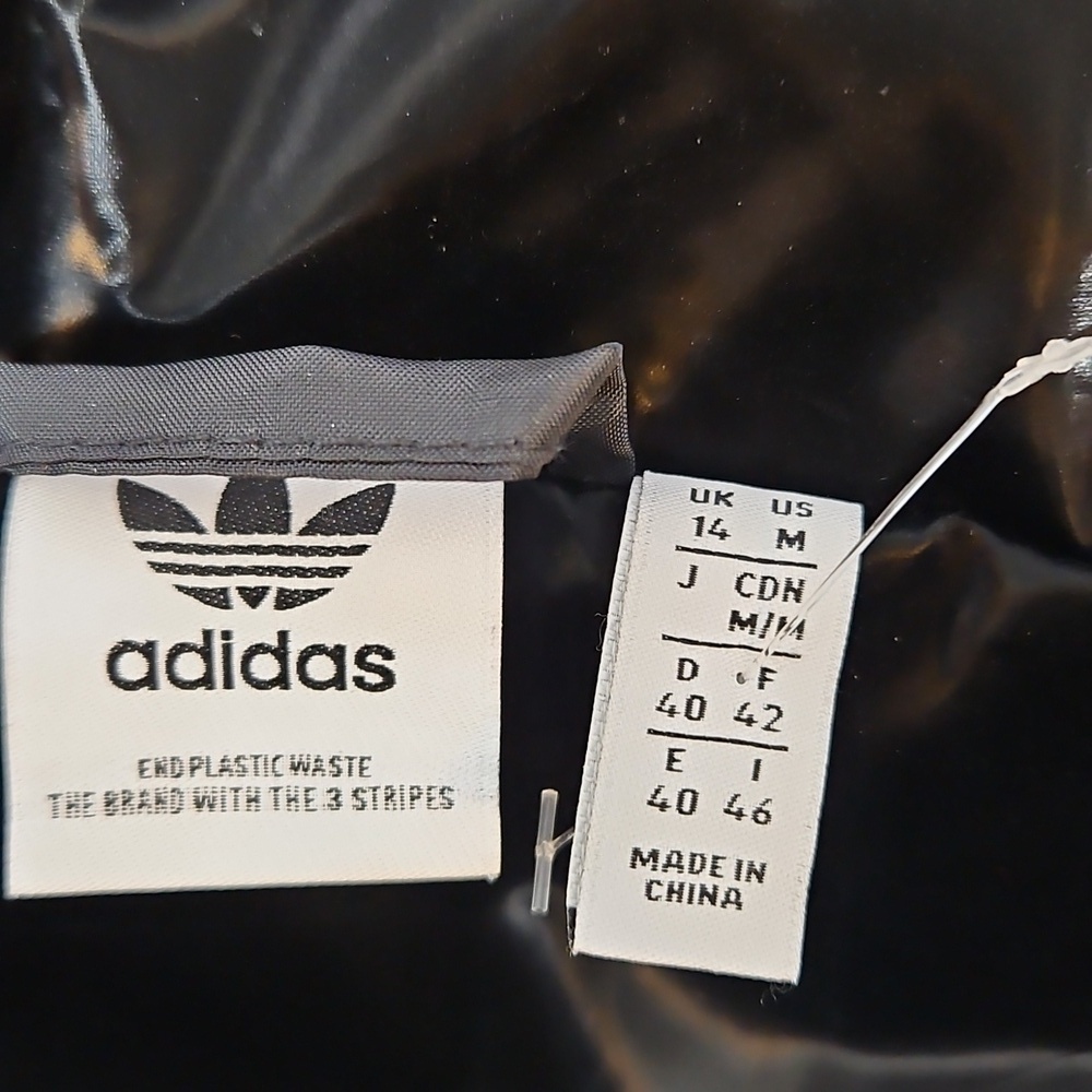 Adidas Ski Chic Cropped Puffer Jacket Black/Cream Size Medium - Picture 8 of 10